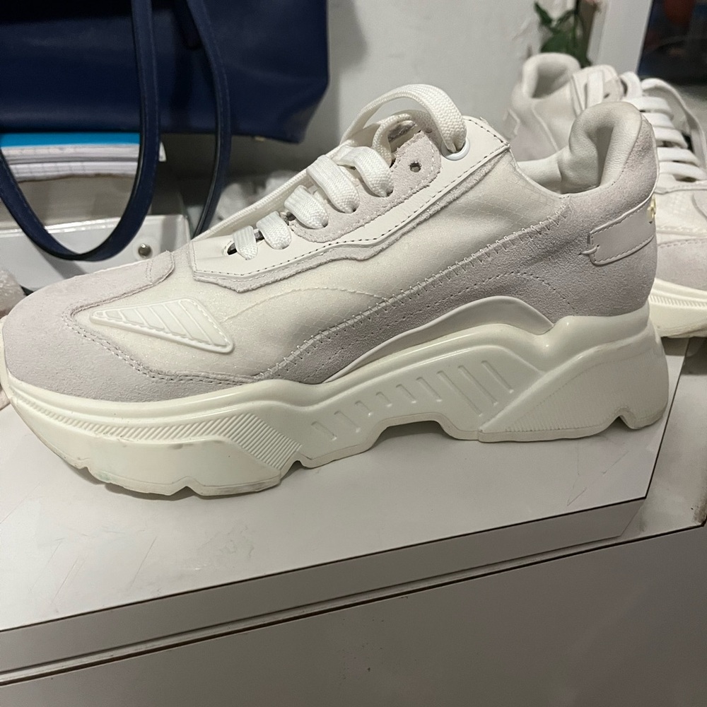 Dolce & Gabbana Cream Chunky Sneakers
